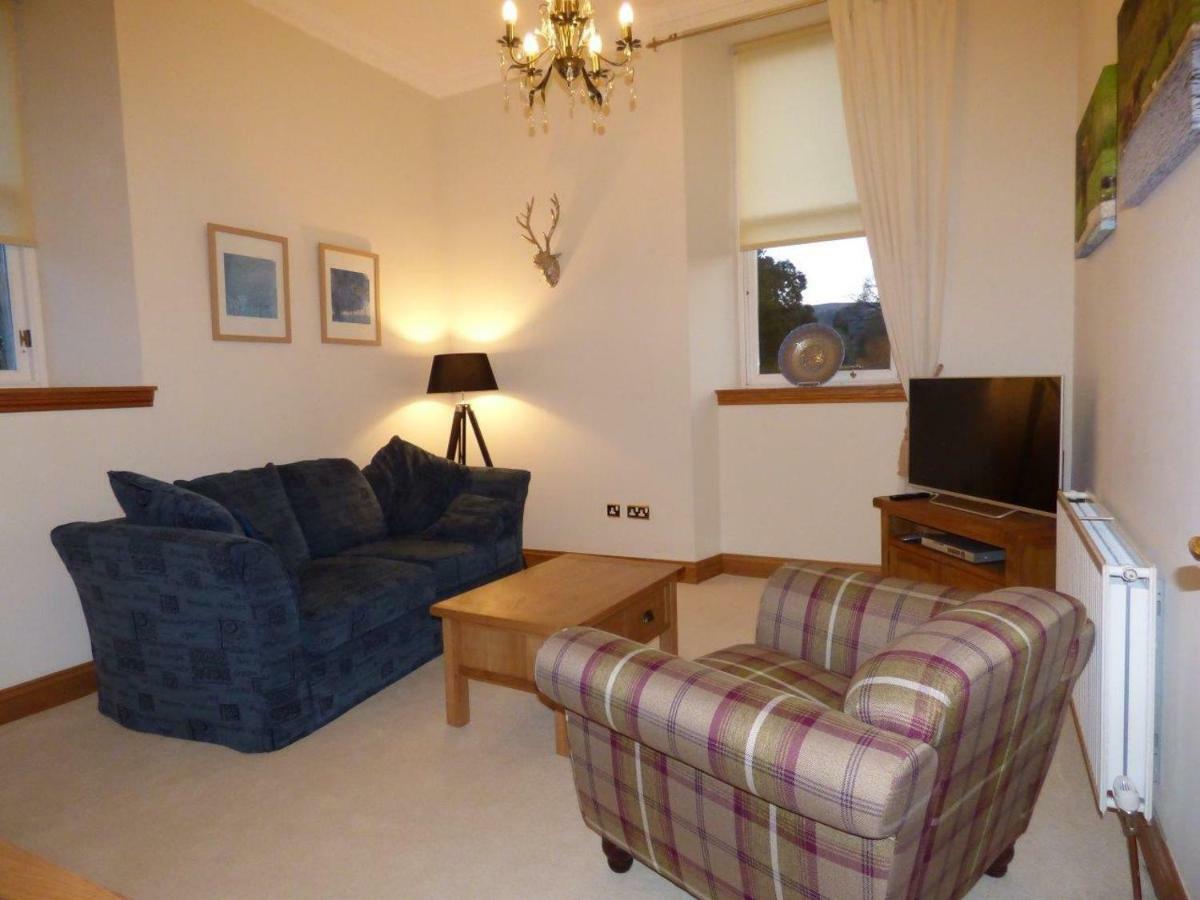 The Pipers No 7 Lomond Castle * Balloch